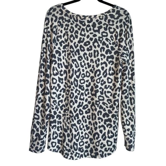Grayson / Threads Cheetah Knit Tunic Top - Picture 3 of 11